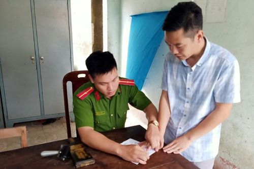 Khởi tố phóng viên cưỡng đoạt 30 triệu đồng của nữ bị can