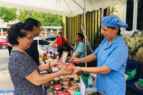 ''Chợ nhà mình'': Điểm kết nối tiêu thụ sản phẩm an toàn