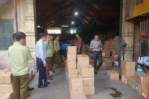 Phát hiện lượng lớn sách giáo khoa có dấu hiệu làm giả