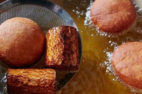 Thả vài khúc thứ củ màu cam này vào chảo dầu sôi, điều kỳ diệu xảy ra với món rán khiến chị em nào cũng tức tốc làm theo
