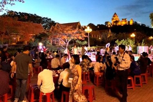 Đừng biến tháp Chăm thành 'mồi nhậu'