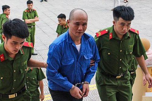 Án tử hình cho kẻ vận chuyển trái phép 11 bánh heroin