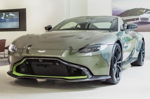Aston Martin ra mắt chiếc Vantage AMR độc nhất tại Malaysia