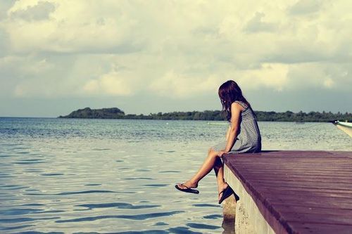 Hãy để biển sâu giữ nỗi buồn giùm ta