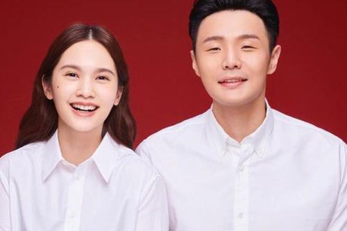 Dương Thừa Lâm tung video được chồng kém tuổi cầu hôn