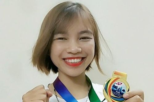 Nữ sinh trường Nông nghiệp một mình đạp xe xuyên Việt