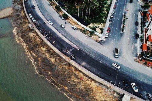 Ô-tô lao xuống biển: Lái xe có nồng độ cồn trong máu