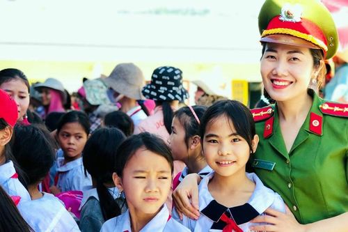 Phút trải lòng của 'bông hồng thép'