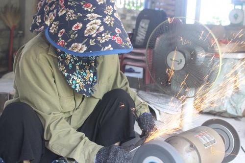 Làng rèn Trung Lương những ngày nóng bức