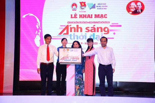 300 thí sinh tham dự Hội thi 'Ánh sáng thời đại' năm 2020