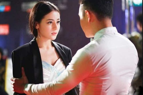 Vợ trẻ dựng cả kế hoạch tinh vi đưa người tình về tận nhà