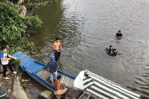 Người đàn ông ngã xuống sông tử vong khi câu cá ở sông Sài Gòn