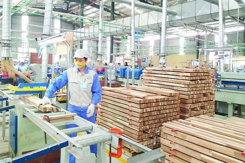 Thế mạnh 12 tỷ USD trụ vững, gánh đỡ nhiều khoản thất thu