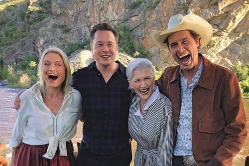 Mẹ tỷ phú Elon Musk: Dạy con về khó khăn trong lao động và cho con làm theo sở thích