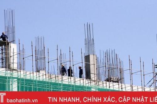 Người dân Hà Tĩnh miệt mài lao động trong nắng nóng gay gắt