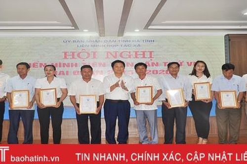 Tuyên dương 14 tập thể, 18 cá nhân thuộc khối kinh tế tập thể