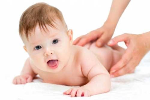 3 bộ phận của trẻ sơ sinh mẹ càng chạm nhiều con càng thông minh