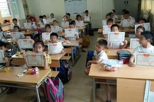 Vụ học sinh 'lạc lõng' trong lớp khi không nhận được giấy khen: Bộ GD-ĐT lên tiếng