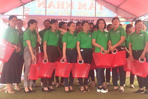 Ra mắt Câu lạc bộ 'Phụ nữ nói không với túi ni lông, sản phẩm nhựa dùng 1 lần'