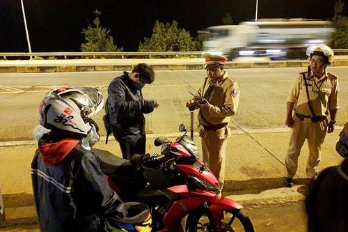 Xuyên đêm xử lý xe độ chế, phân khối lớn gây náo loạn Quốc lộ 20