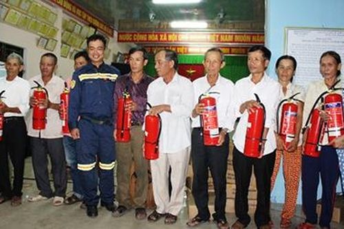 Đại úy Công an tận tụy với công việc chữa cháy