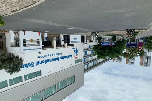 Kỳ 1: Học phí 'siêu khủng'