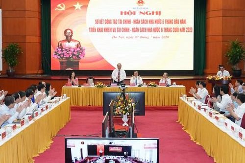 Không được để 'cua cậy càng, cá cậy vây'