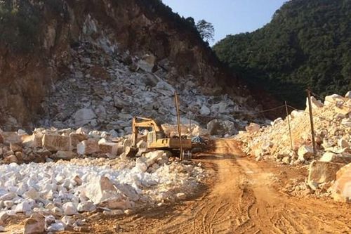 Sống khổ trên khoáng sản