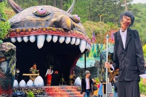 Giống khu Quỷ Núi ở Đà Lạt, các nước làm du lịch từ rừng thế nào?