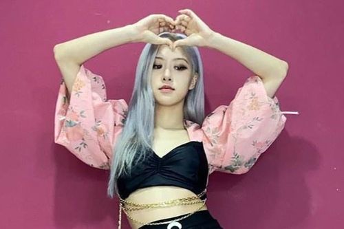 Mỹ nữ Black Pink sở hữu vòng eo con kiến