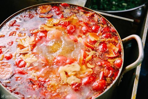 Tiệm bún dọc mùng hương vị chuẩn xưa ở Hà Nội