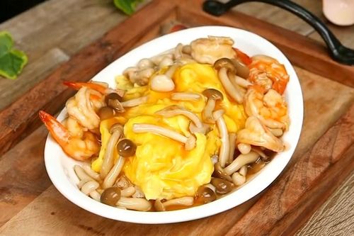 Đầu bếp dạy làm cơm trứng ngon không thể chối từ