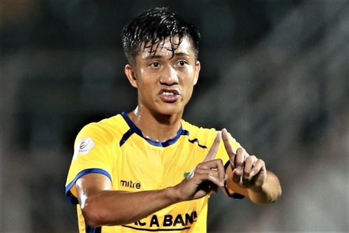 '8 cầu thủ CLB Hà Tĩnh không cản nổi Phan Văn Đức'