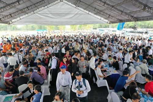 Chuyên gia kinh tế Đinh Thế Hiển: 'Đừng vội mua nhà đất trong thời điểm này'