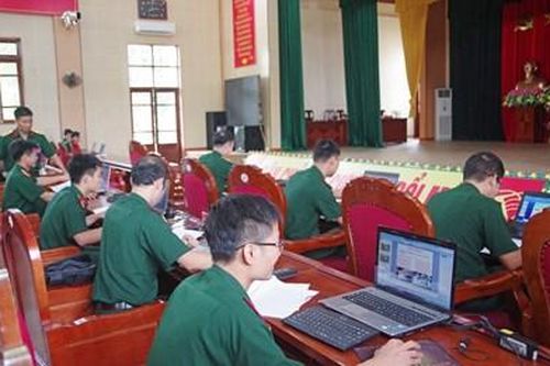'Đánh thức' năng lực cán bộ giảng dạy chính trị