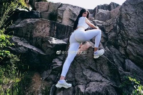 Nữ thần gym Trung Quốc lộ bí kíp sở hữu vòng 1, vòng 3 hơn mét