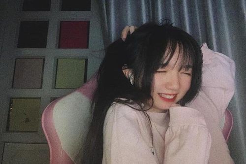 Nữ streamer trường Luật vừa học giỏi lại chơi game cực 'đỉnh'