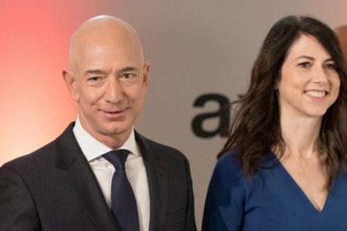 Vợ cũ ông chủ Amazon trở thành người phụ nữ giàu nhất nước Mỹ