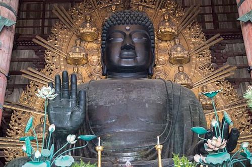 Bí ẩn về bức tượng Phật bị... rụng tóc tại Nhật Bản