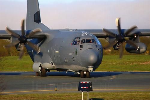 Mỹ tích hợp cả EW và vũ khí laser cho AC-130J
