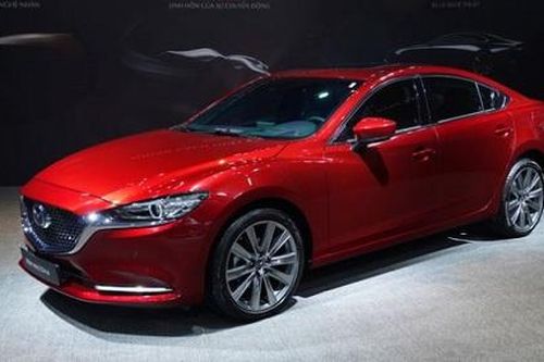 Mua sedan hạng D, chọn Mazda6 2.5L Premium 2020 hay Toyota Camry 2.5Q?