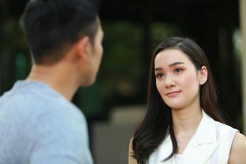 Mang điện thoại đến cơ quan cho người yêu, tôi choáng váng khi biết chân tướng sự thật mà bấy lâu cô ấy giấu