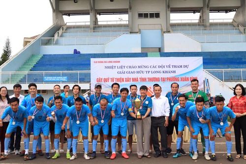 Giải bóng đá gây quỹ từ thiện xây nhà tình thương