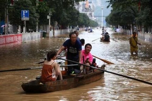 Trung Quốc nâng mức cảnh báo lũ lụt