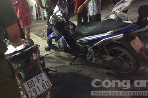 Xe máy đối đầu, 1 người trọng thương