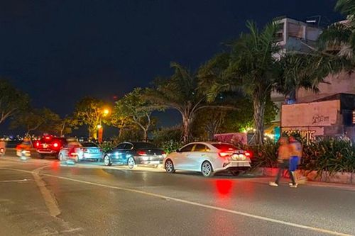 Con đường đẹp nhất Hà Nội nhếch nhác, xuống cấp nghiêm trọng
