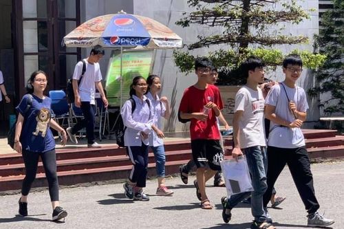 Đề thi chuyên hỏi về đức hạnh và nhan sắc trong hôn nhân có quá khó với học sinh lớp 9?