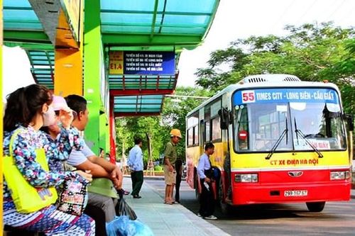 Hà Nội: Khách sử dụng thẻ miễn phí xe buýt tăng 82 lần