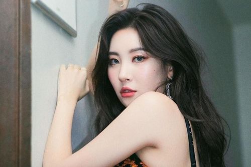 Vẻ đẹp của 'nữ hoàng quyến rũ Kpop' sau khi tăng 10 kg