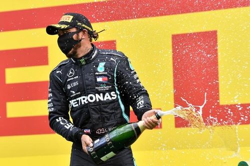 Hamilton thắng chặng đua tại Áo sau án phạt ngày khai màn